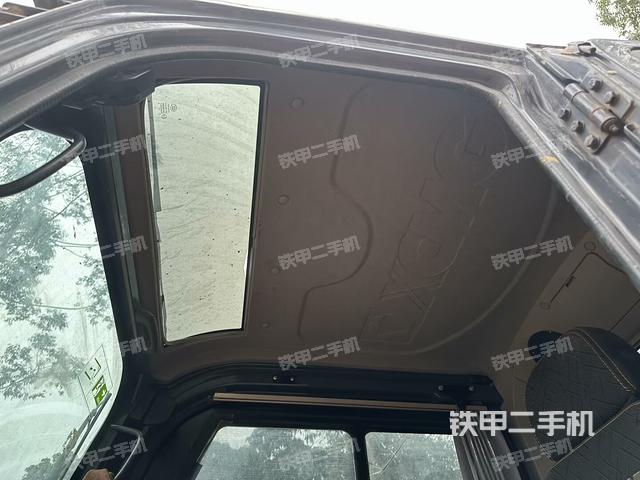 驾驶室顶部（整机外观）