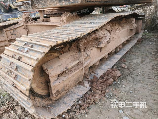 右側(cè)履帶整體(行走機(jī)構(gòu)) 右側(cè)履帶整體(行走機(jī)構(gòu))