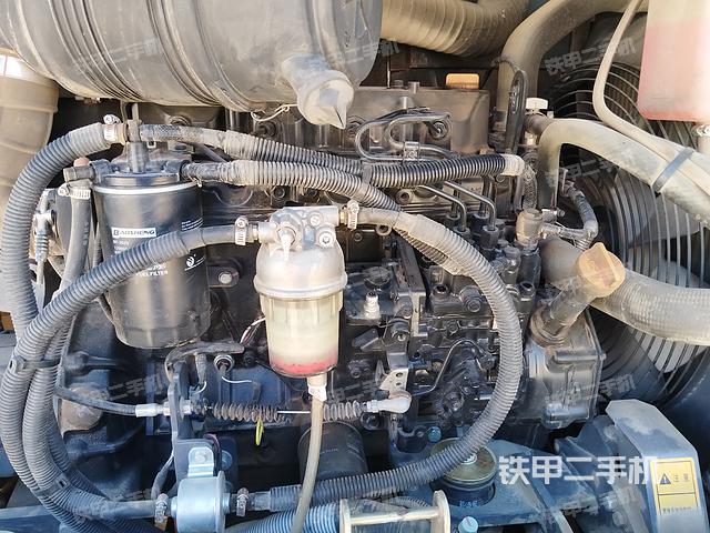 發(fā)動機整體俯視(整機外觀) 發(fā)動機整體俯視(整機外觀)