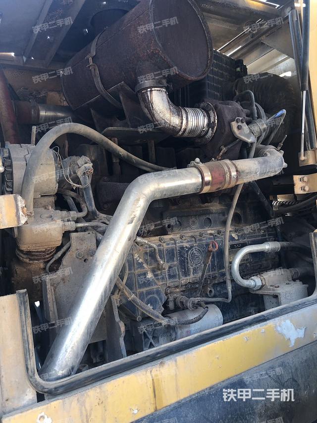 发动机右侧（整机外观及大件）