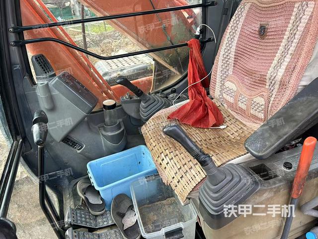 驾驶室整体（整机外观）