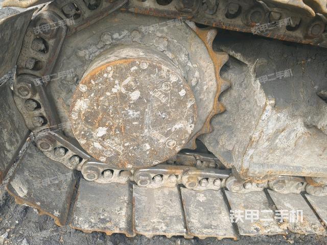 右側(cè)履帶整體(行走機(jī)構(gòu)) 右側(cè)履帶整體(行走機(jī)構(gòu))