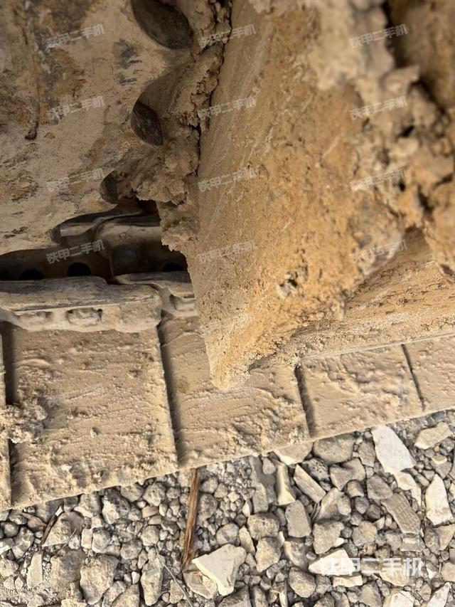 單側(cè)履帶整體（整機(jī)外觀）