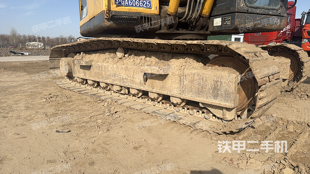 单侧履带整体（整机外观）