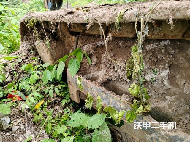 右驱动轮（行走机构）