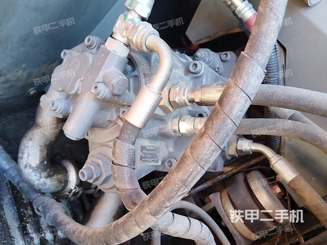 液壓泵艙室正面整體（整機(jī)外觀）