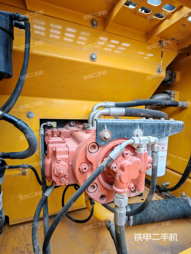 駕駛室頂部（整機(jī)外觀）