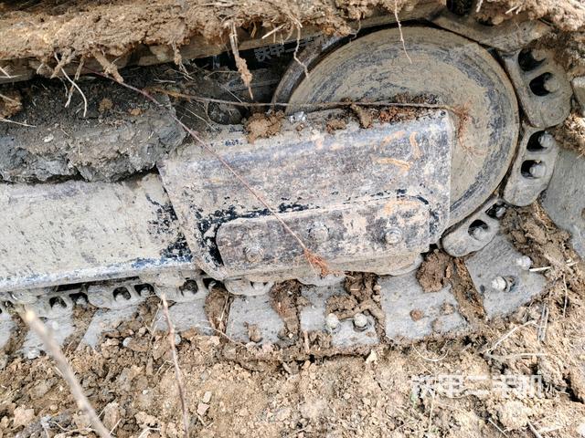 左驅(qū)動輪（行走機(jī)構(gòu)）