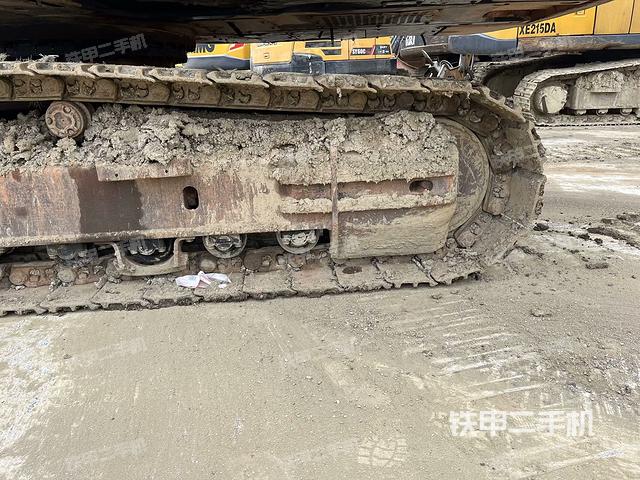 右導向輪（行走機構(gòu)）