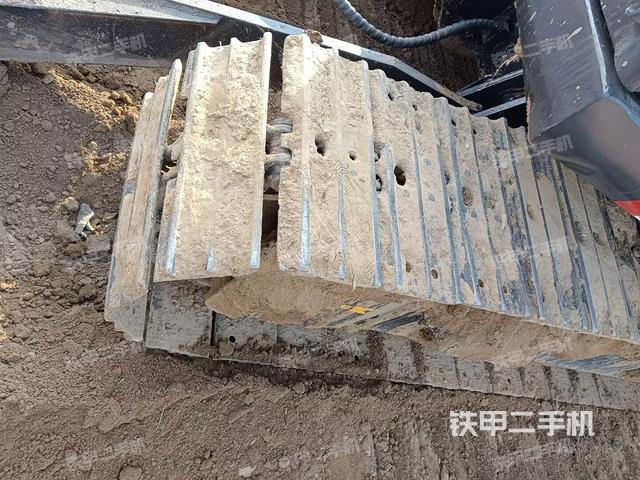 單側履帶整體(整機外觀) 單側履帶整體(整機外觀)