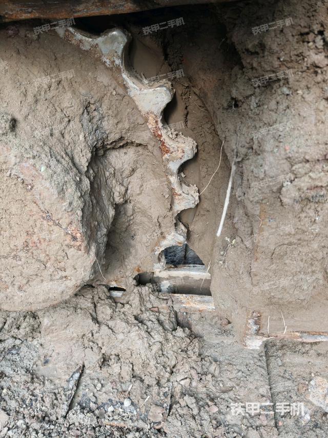 左驅(qū)動(dòng)輪（行走機(jī)構(gòu)）