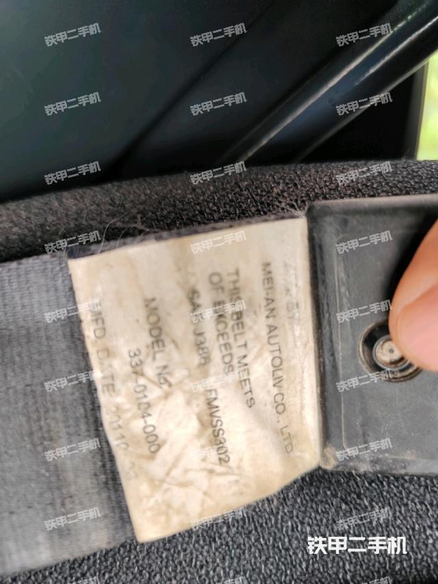 后窗玻璃角标（驾驶室部分）