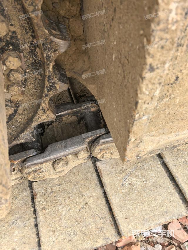 右驅(qū)動(dòng)輪（行走機(jī)構(gòu)）