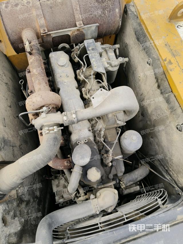 發(fā)動(dòng)機(jī)室（上車(chē)部件）