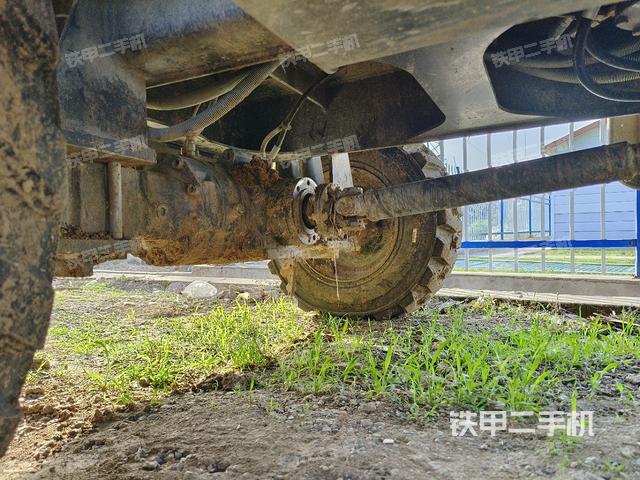 單側(cè)履帶整體（整機(jī)外觀）