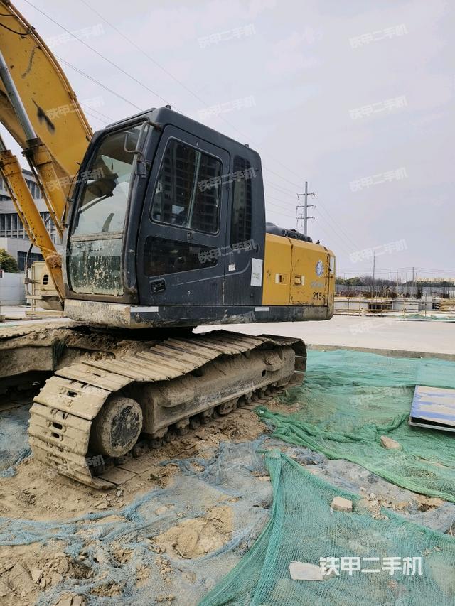 大臂油缸整體?豎拍（工作和回轉(zhuǎn)裝置）