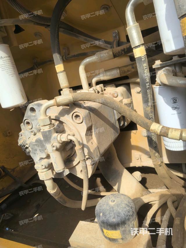 液壓泵斜45?左(大件艙室) 液壓泵斜45?左(大件艙室)