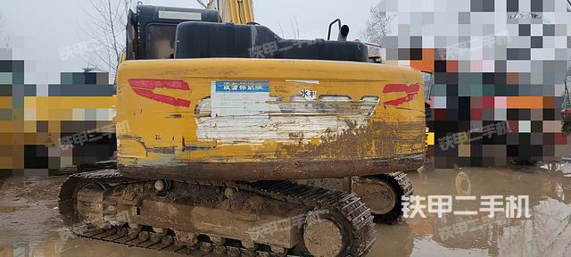 驾驶室顶部（整机外观）