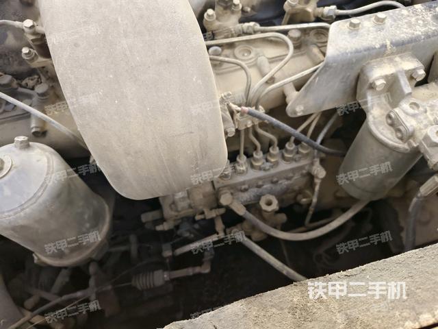 氣門(mén)室蓋螺絲特寫(xiě)（上車(chē)部件）