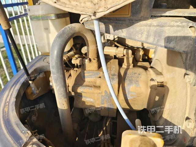 液壓泵艙室正面整體（整機(jī)外觀）