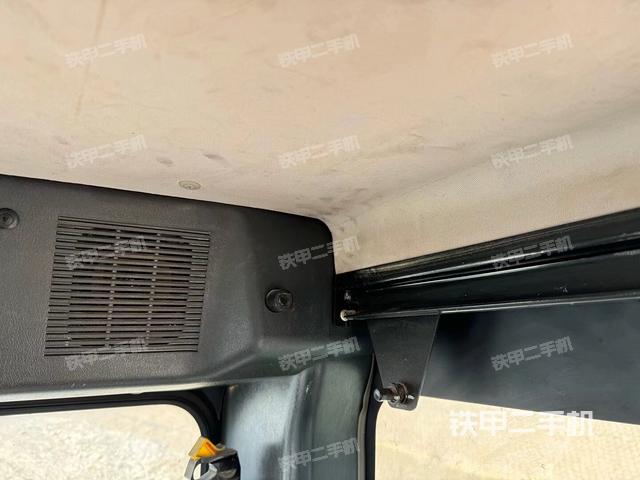 座椅右側(cè)控制臺/鑰匙門/油門/含右手柄（駕駛室部分）