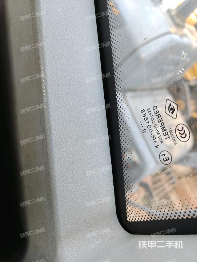 座椅后部(駕駛室部分) 座椅后部(駕駛室部分)