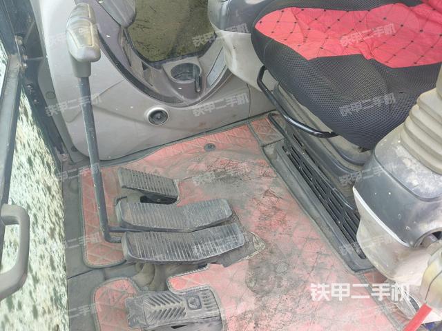 駕駛室左前45度(駕駛室部分) 駕駛室左前45度(駕駛室部分)