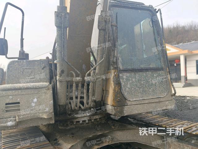 大臂根部?斜視(工作和回轉(zhuǎn)裝置) 大臂根部?斜視(工作和回轉(zhuǎn)裝置)