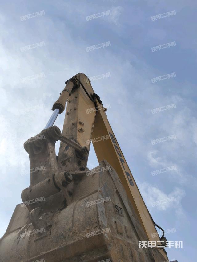 小臂整體左后(工作和回轉(zhuǎn)裝置) 小臂整體左后(工作和回轉(zhuǎn)裝置)