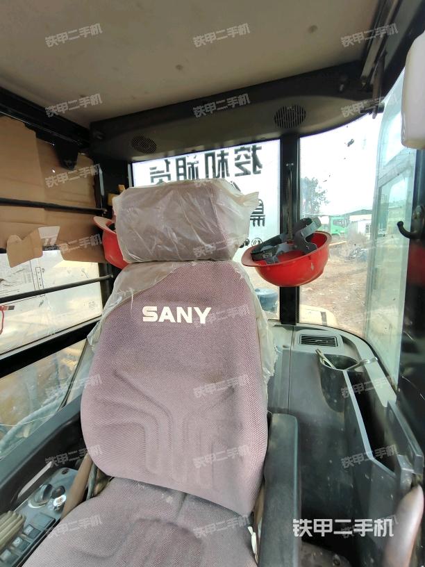 后窗玻璃角標(biāo)（駕駛室部分）