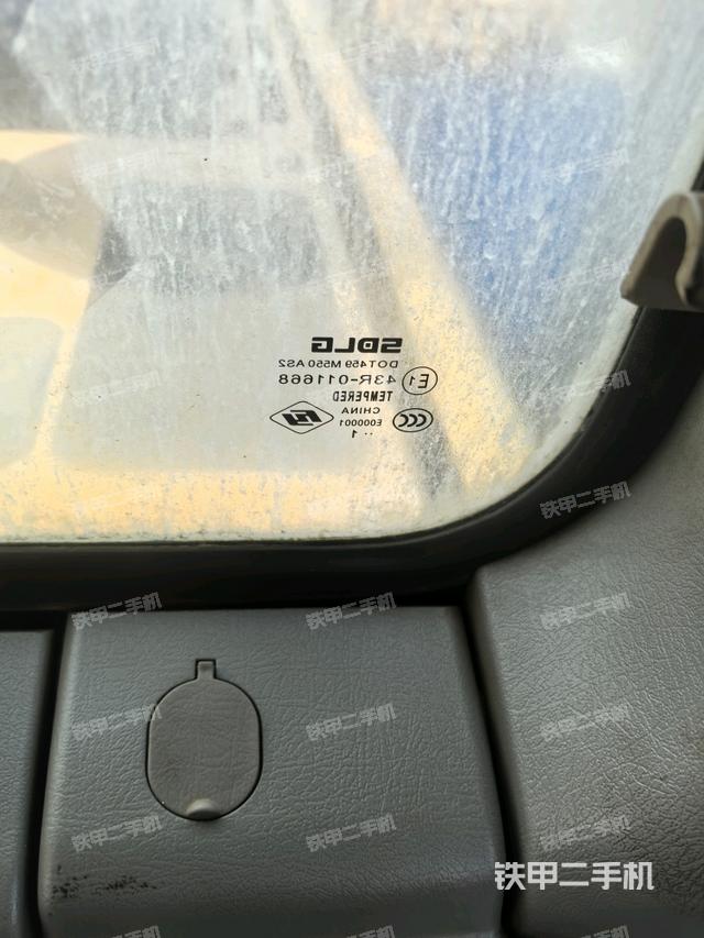 后窗玻璃角標(駕駛室部分) 后窗玻璃角標(駕駛室部分)