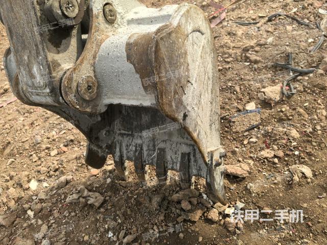 鏟斗右后整體（工作和回轉(zhuǎn)裝置）