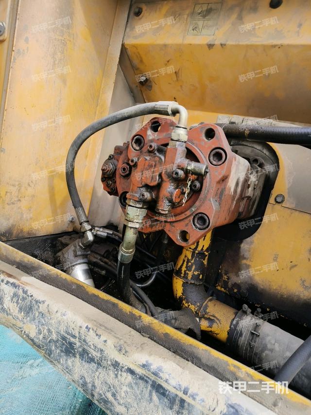 液壓泵斜45?左（大件艙室）