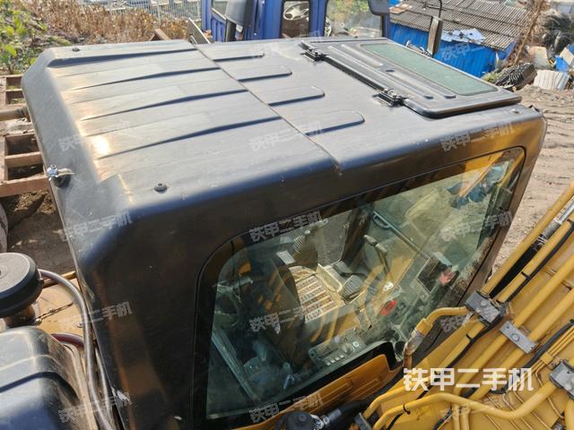 發(fā)動(dòng)機(jī)室（上車部件）