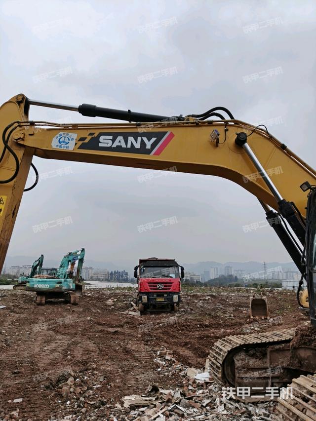 大臂根部?斜視（工作和回轉(zhuǎn)裝置）