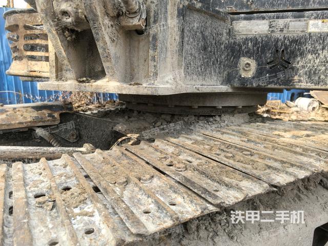 轉(zhuǎn)盤和下車架正前（工作和回轉(zhuǎn)裝置）