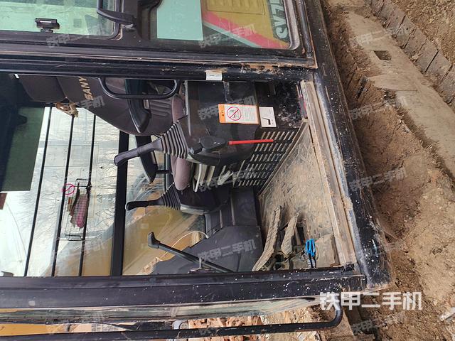 驾驶室整体（整机外观）