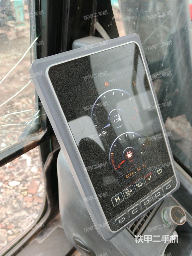 后窗玻璃角標（駕駛室部分）