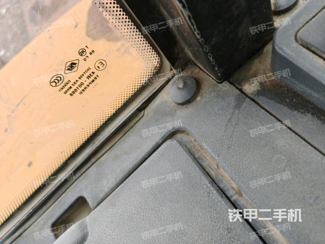 座椅右側控制臺/鑰匙門/油門/含右手柄(駕駛室部分) 座椅右側控制臺/鑰匙門/油門/含右手柄(駕駛室部分)