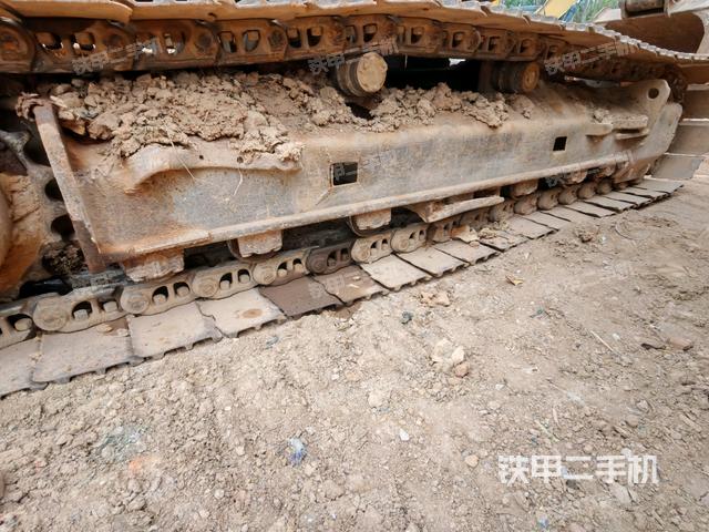 單側(cè)履帶整體（整機(jī)外觀）