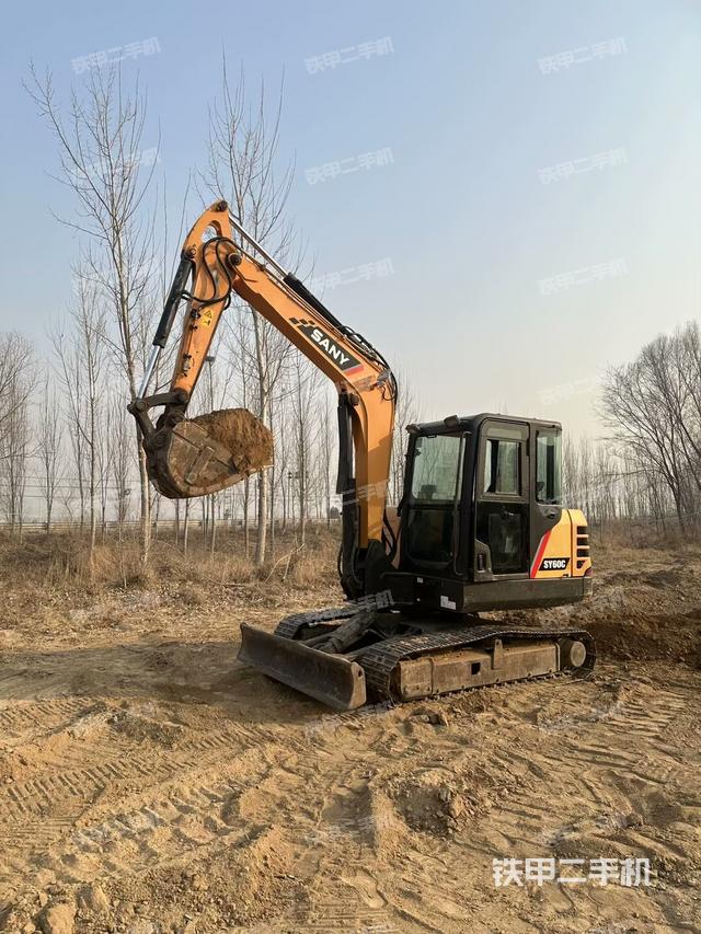 駕駛室整體（整機(jī)外觀）