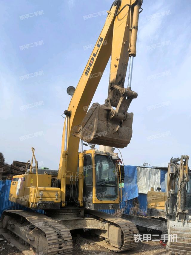 右前45(整機外觀) 右前45(整機外觀)