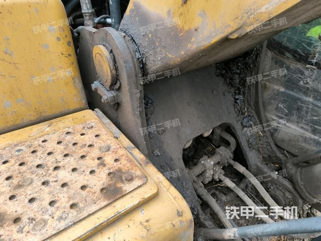 大臂根部?斜視(工作和回轉(zhuǎn)裝置) 大臂根部?斜視(工作和回轉(zhuǎn)裝置)