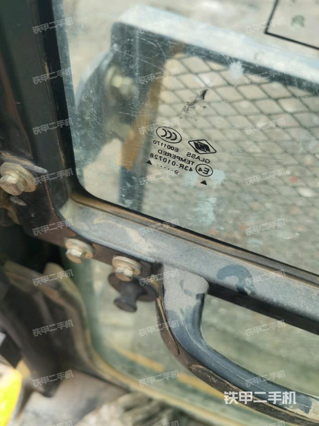 駕駛室正側(駕駛室部分) 駕駛室正側(駕駛室部分)