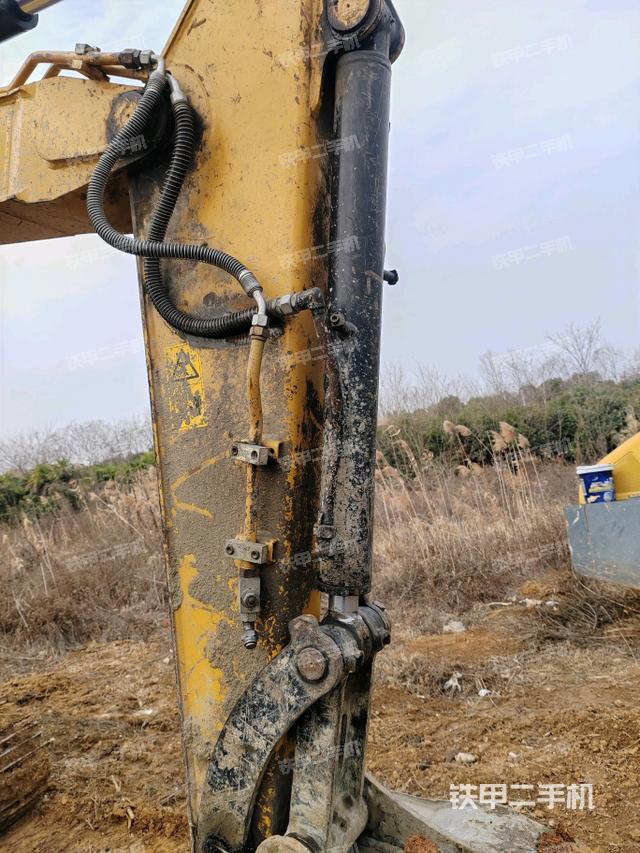 鏟斗右后整體（工作和回轉(zhuǎn)裝置）