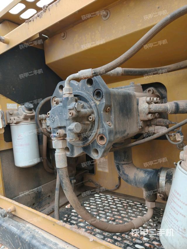 液壓泵斜45?左（大件艙室）