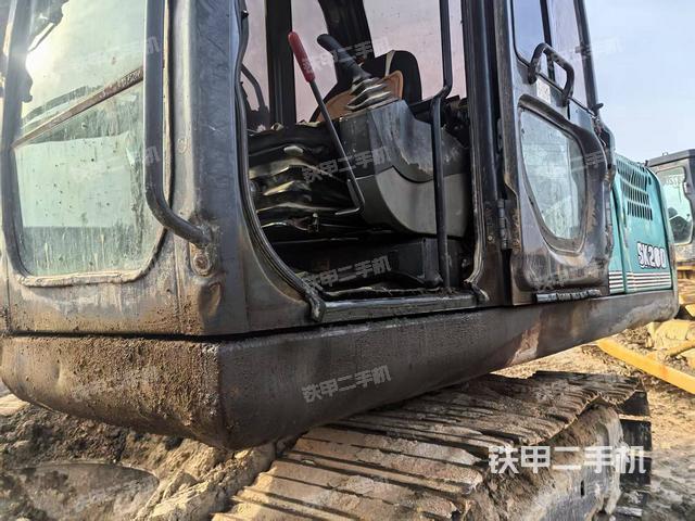 駕駛室左前45度(駕駛室部分) 駕駛室左前45度(駕駛室部分)