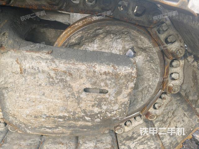 左側(cè)履帶整體?(行走機(jī)構(gòu)) 左側(cè)履帶整體?(行走機(jī)構(gòu))