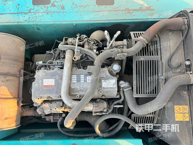 發(fā)動(dòng)機(jī)整體俯視(整機(jī)外觀) 發(fā)動(dòng)機(jī)整體俯視(整機(jī)外觀)