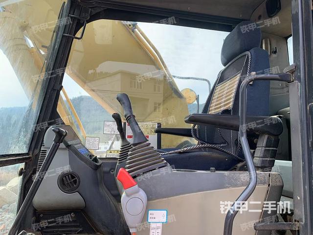 駕駛室整體（整機(jī)外觀）